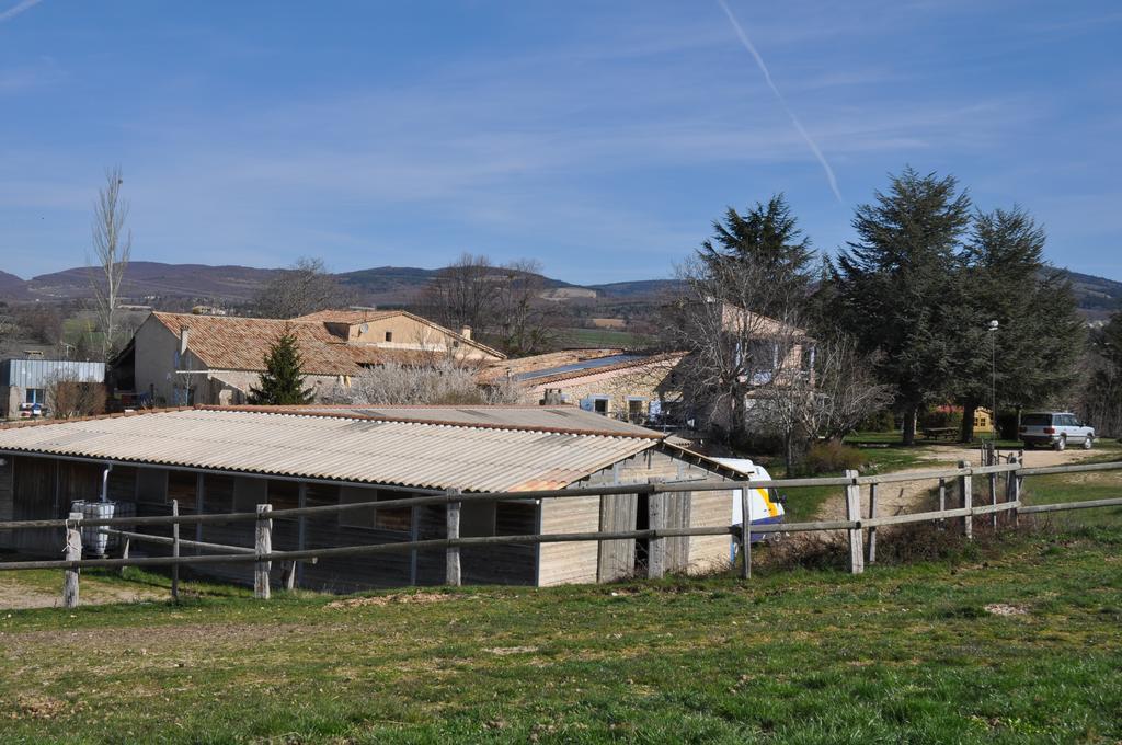 Le Petit Labouret Revest-du-Bion Exterior foto