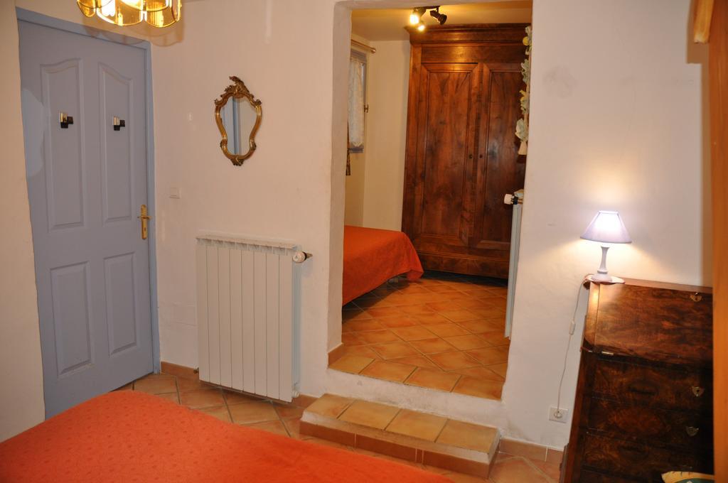 Le Petit Labouret Revest-du-Bion Exterior foto
